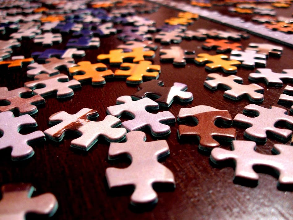 pieces of puzzle game10 Creative Ways to Improve Your Thinking Skills